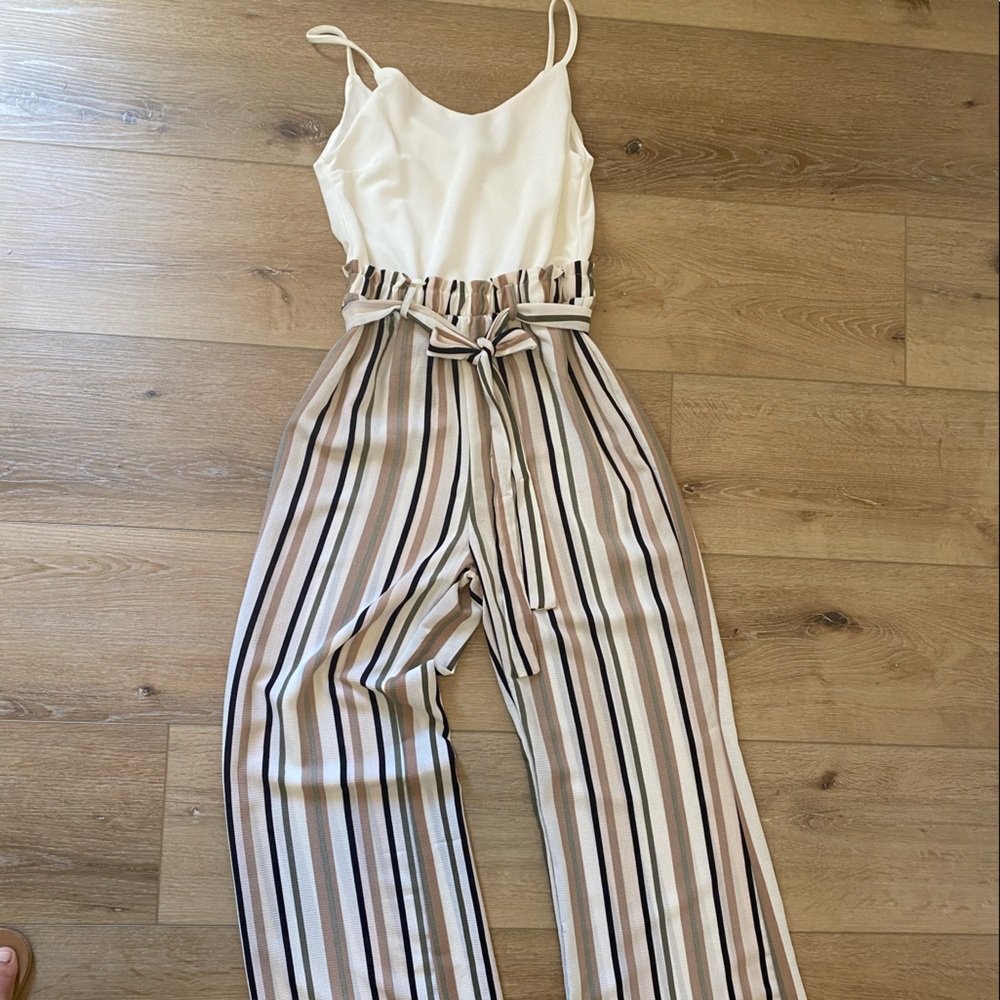 Francesca’s Collection Woman’s Romper- Medium